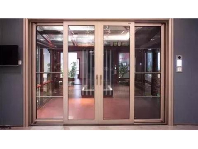 看孩子，守家門，優(yōu)質安全門窗做你24小時的安全管家